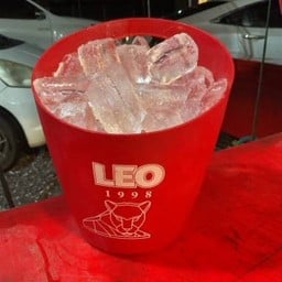 น้ำแข็งกลาง