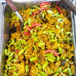 หมูผัดหน่อเหรียง