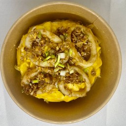 ข้าวไข่ข้น ปลาหมึกทอดกระเทียม
