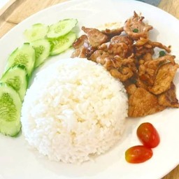 ข้าวหมูกระเทียม