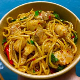 กะเพาสปาเกตตี้สามชั้น