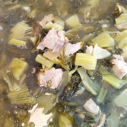 ต้มกระดูกหมูผักกาดดอง