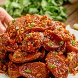 หมูกุนเชียงทอดราดพริกกระเทียม