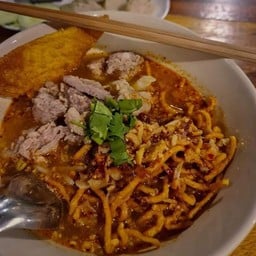 หมี่กรอบต้มยำ