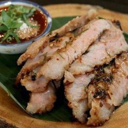 กับแกล้ม หมู่อุ้ม 1