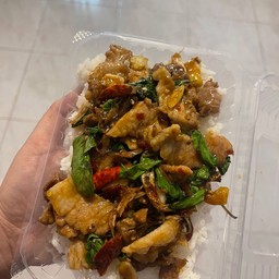 กะเพราหมูชิ้น