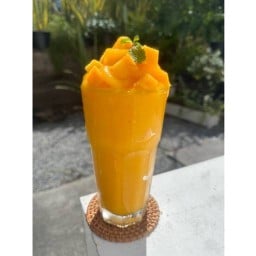 Bee-Yoo Smoothie & Thai Food