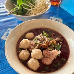 ก๋วยเตี๋ยวหมูน้ำตก