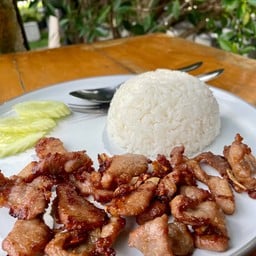 ข้าวหมูทอดกระเทียม