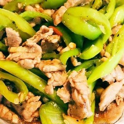 ผัดพริกหยวก (กับข้าว)