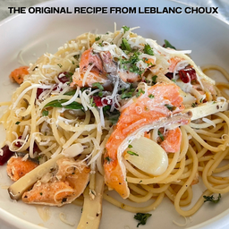 พาสต้าแซลม่อนผัดพริกกระเทียม