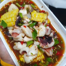 ยำคางหมึก กรุบๆ