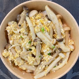 เห็ดชิเมจิผัดไข่