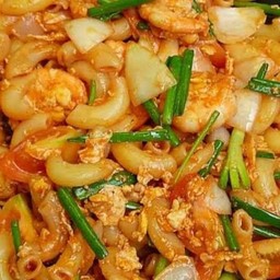 ผัดมักกะโรนีไก่ใส่ไข่