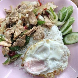 ข้าวผัดพริกหมู