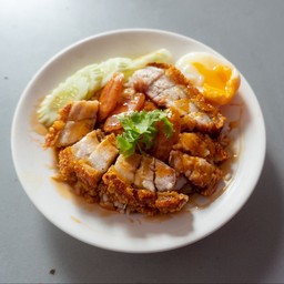 ข้าวหมูกรอบ