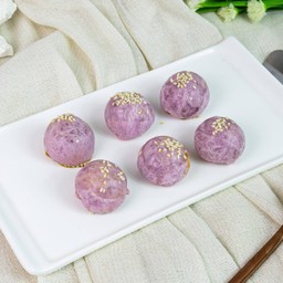 ขนมเปี๊ยะไส้เผือกไข่เค็ม กล่อง 6 ชิ้น