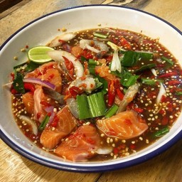 ยำกุ้งสด+แซลมอน