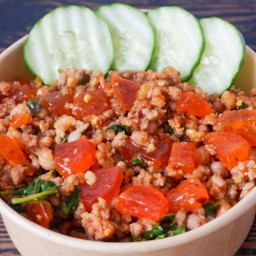 ข้าวกะเพราไข่แดงเค็ม