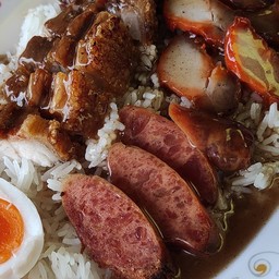 เจ้นัท ข้าวหมูแดงหมูกรอบนครปฐม ข้าวหมูแดงตลาดสุวรรณเกลียวทอง