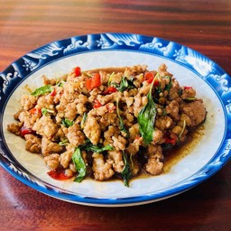 [อร่อยซ่ากับโค้ก] กะเพราหมูสับ +  โค้ก ออริจินัล (กระป๋อง)