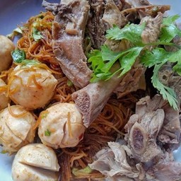 ก๋วยเตี๋ยวแห้งหมู