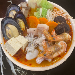 นาเบะซีฟู้ดน้ำต้มยำ