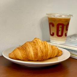 Iced Latte + Plain Croissant(ลาเต้เย็น + ครัวซองต์เนยสด)
