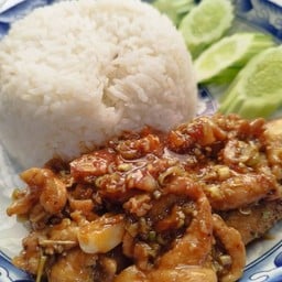 สามชั้นสไลด์ผัดตะไคร้