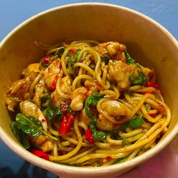 กะเพาสปาเกตตี้ไก่