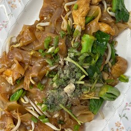 ก๋วยเตี๋ยวผัดซีอิ๊ว