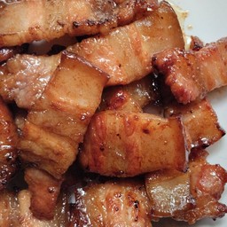 สามชั้นทอดน้ำปลา (กับข้าว)