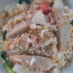 ข้าวผัดหมูยอ