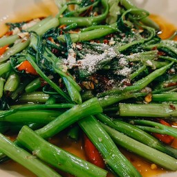 ผัดผักบุ้ง (กับ)