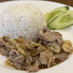หมูผัดน้ำมันหอย (กับ)