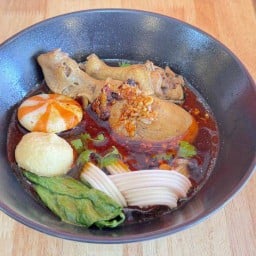 •เหลาหม่าล่าน่องไก่ตุ๋น