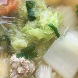 ต้มจืดหมูสับ( ใส่วุ้นเส้น สาหร่าย ผักกาดขาว)