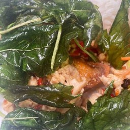 กะเพราไข่เยียวม้า ราดข้าว