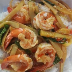 กระเพรากุ้งใส่หน่อไม้