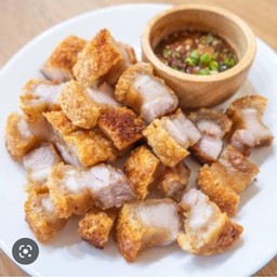 หมูกรอบขายเป็นขีด