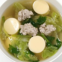 แกงจืดเต้าหู้ใส่หมูสับ(ไม่โรยพริกไทยแจ้งได้ค่ะ)