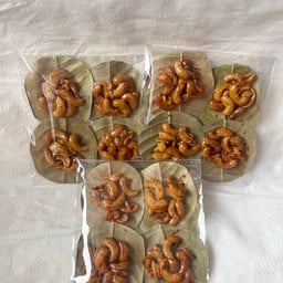 เม็ดมะม่วงหิมพานต์เคลือบน้ำตาลโตนด