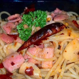 Dried chili and bacon Spaghetti สปาเก็ตตี้ผัดพริกแห้งเบคอน
