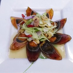 ยำไข่เยี่ยวม้า