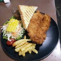 สเต็กไก่กรอบซอสพริกไทยดำ