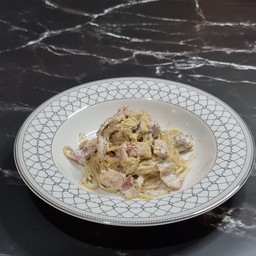 สปาเก็ตตี้เบคอนซอสทรัฟเฟิล