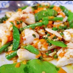 เนื้อปุก้อนผัดพริกเหลือง