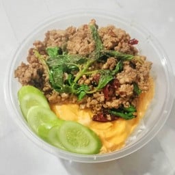 ข้าวไข่ข้นกระเพราหมูสับ