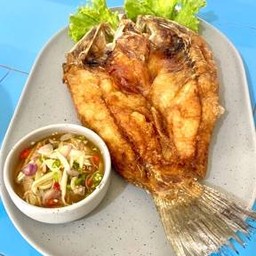 ปลากะพงทอดน้ำปลา