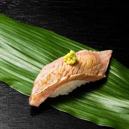 ซูชิฮงมากุโระชูโทโระลนไฟ